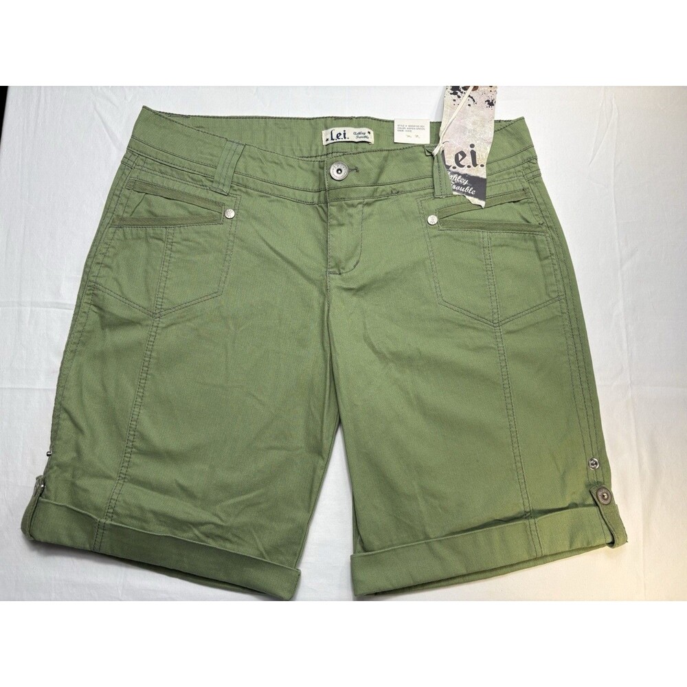 Lei Women’s 13 Green Twill Cotton Bermuda Shorts Cuffed Pockets Button Y2K,